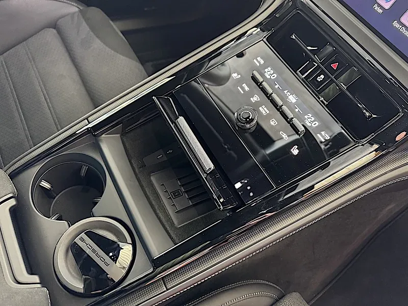Porsche Panamera GTS Interieur Paket Carbon InnoDrive – Ansicht 4