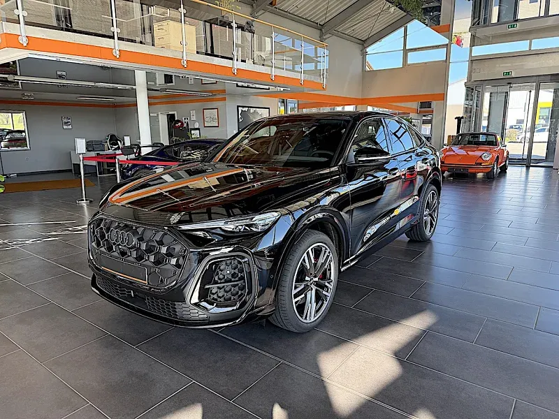 Audi Q5 in Schwarz (Mythosschwarz Metallic)