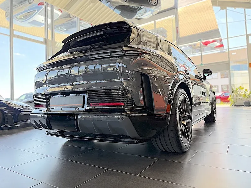 Porsche Cayenne Turbo Electric Thumbnail 5