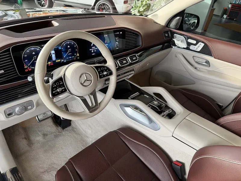 Mercedes-Benz GLS 600 Maybach First Class Fond Thumbnail 8