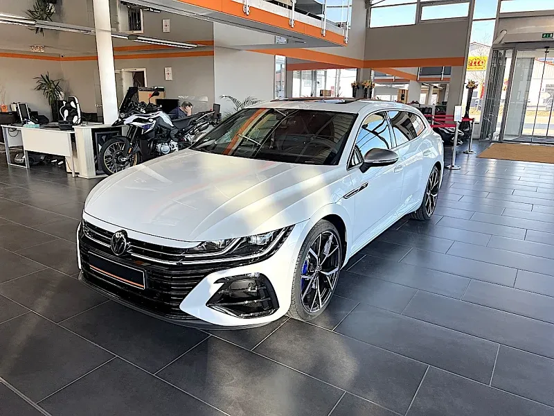 Volkswagen Arteon in Weiß (Oryxweiß Perlmutteffekt)