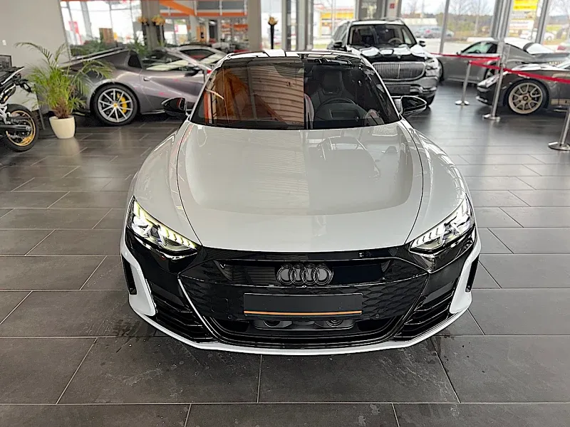 Audi e-tron RS GT Thumbnail 7