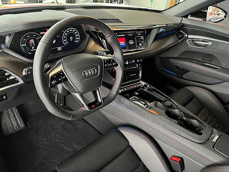 Audi e-tron RS GT Thumbnail 8