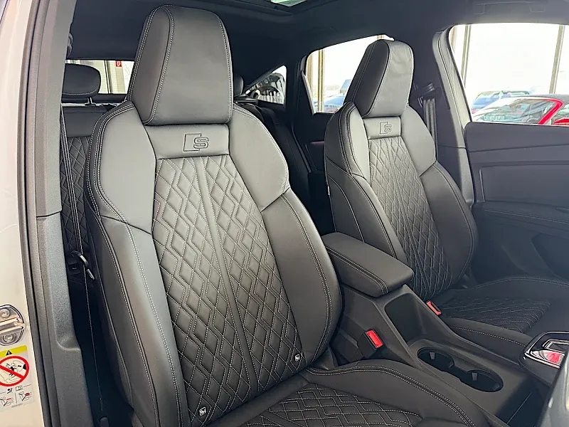 Audi Q4 Sportback 50 e-tron quattro Thumbnail 12