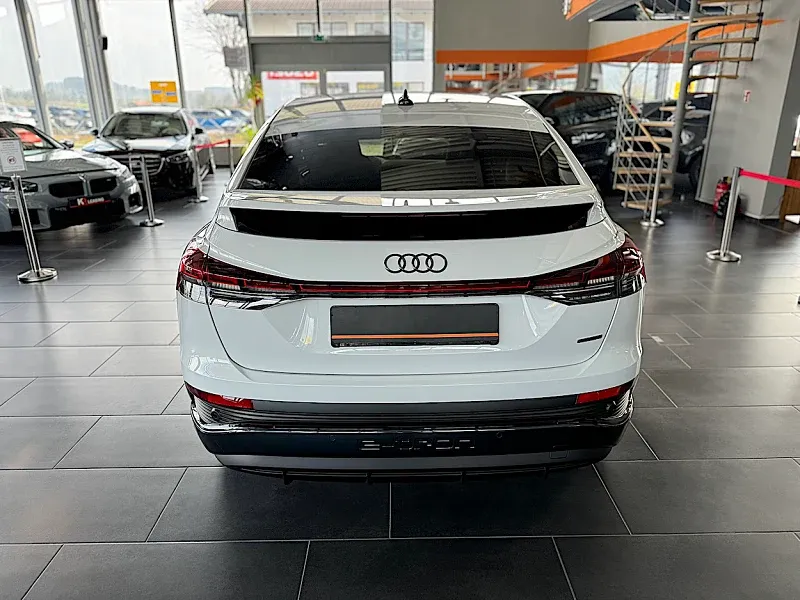 Audi Q4 Sportback 50 e-tron quattro Thumbnail 4