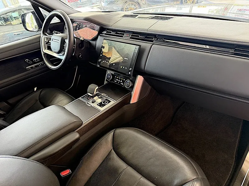 Land Rover Range Rover D350 Autobiography  Thumbnail 11