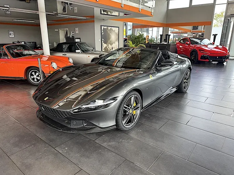 Ferrari Roma in Grau (Grigio Scuro)